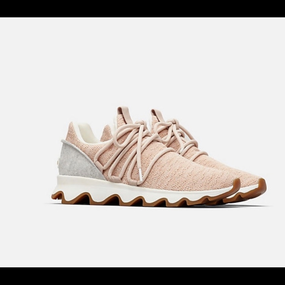 NIB Sorel Kinetic Lace sneaker